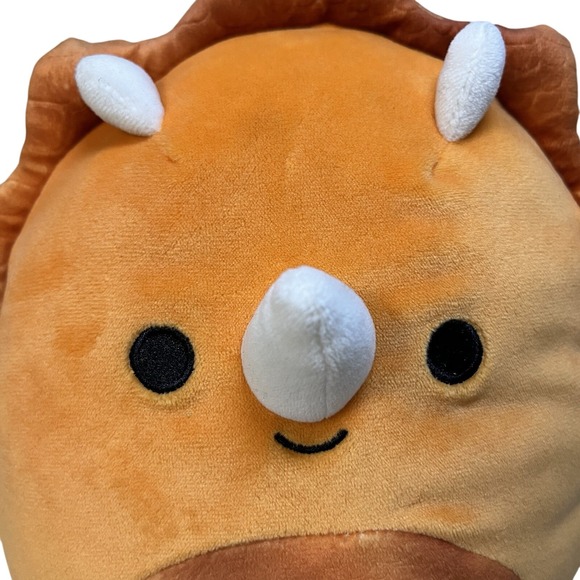 Lyan 8" Squishmallow - Picture 3 of 12